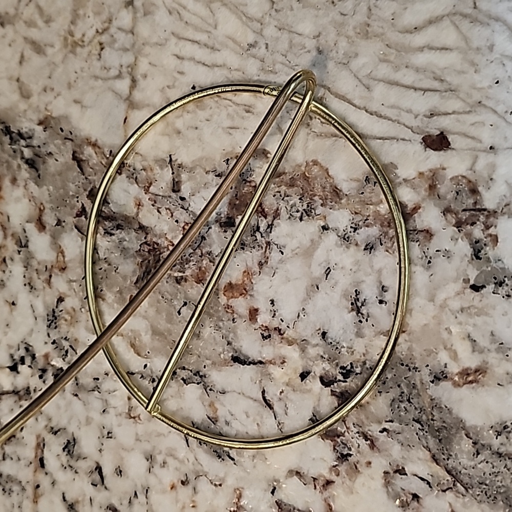 9" Brass Curve Down Ornament Stand Metal Gold Tone Christmas Decoration - Picture 2 of 2